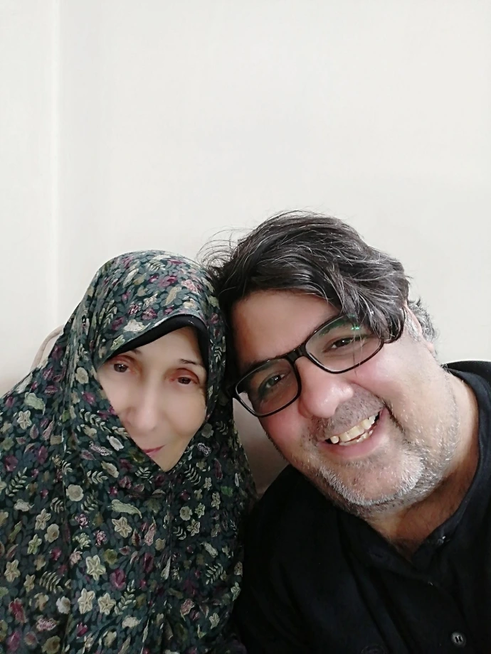 من و عمه فروغ منهی